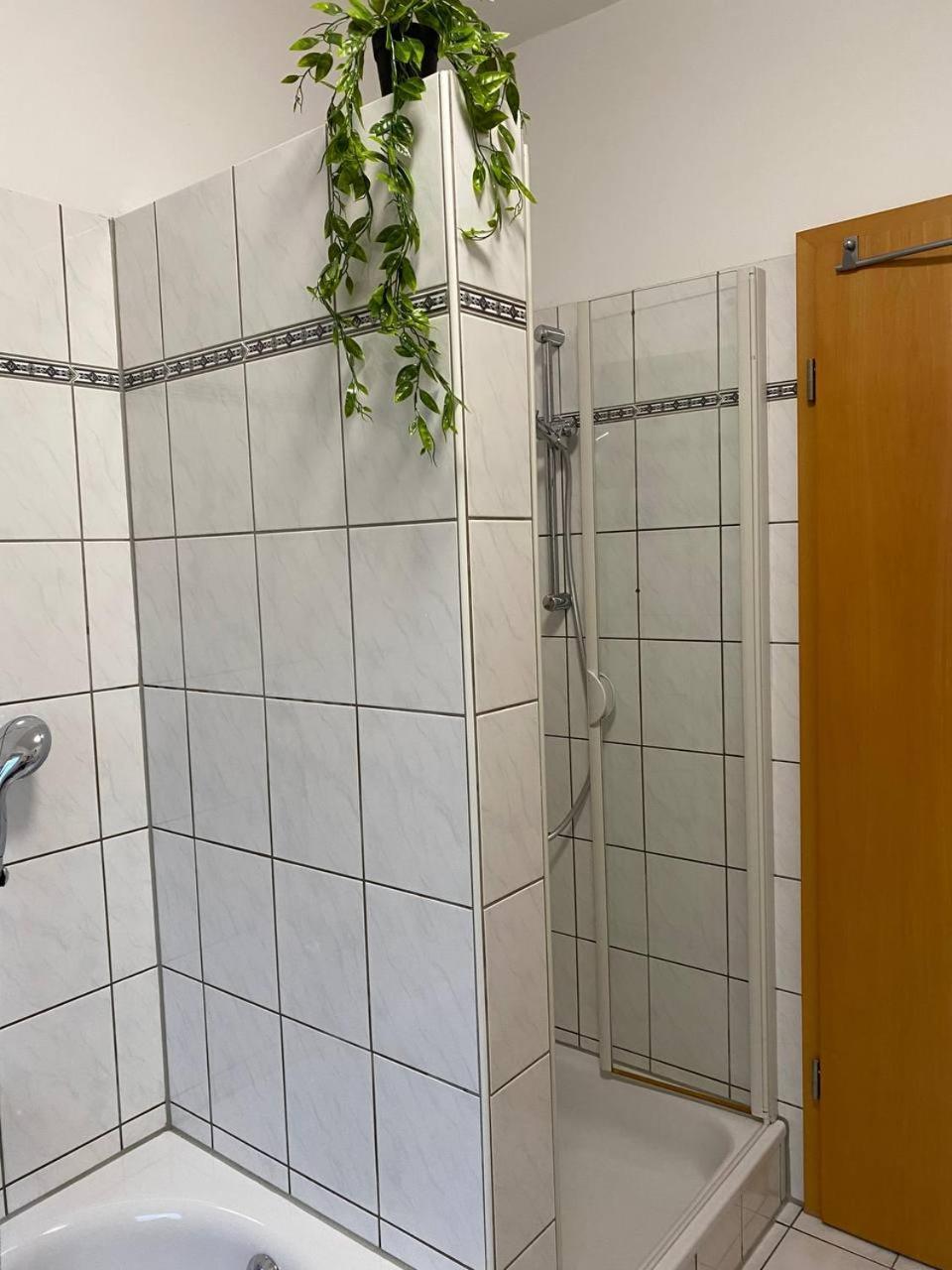 אסן Haus Mit Garten - Kingbett - Wifi - Parkplatz מראה חיצוני תמונה