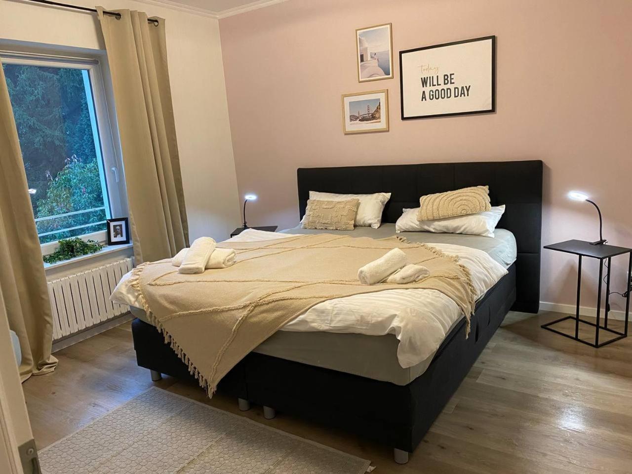 אסן Haus Mit Garten - Kingbett - Wifi - Parkplatz מראה חיצוני תמונה
